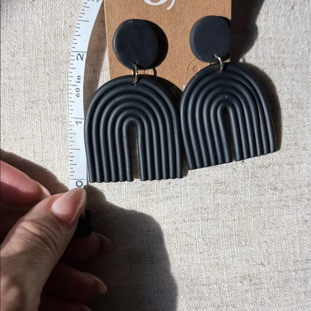 ‼️Nwt Plunder Black Arch Earrings